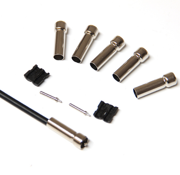 我可以使用適配器連接不同類(lèi)型的車(chē)載收音機(jī)天線插頭嗎？